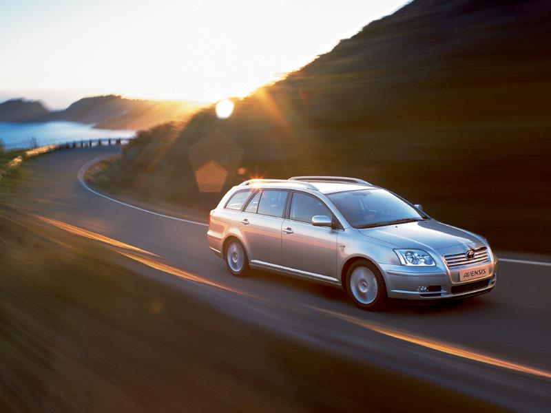 Fotky: Toyota Avensis 2.4 WT-i Executive (foto, obrazky)