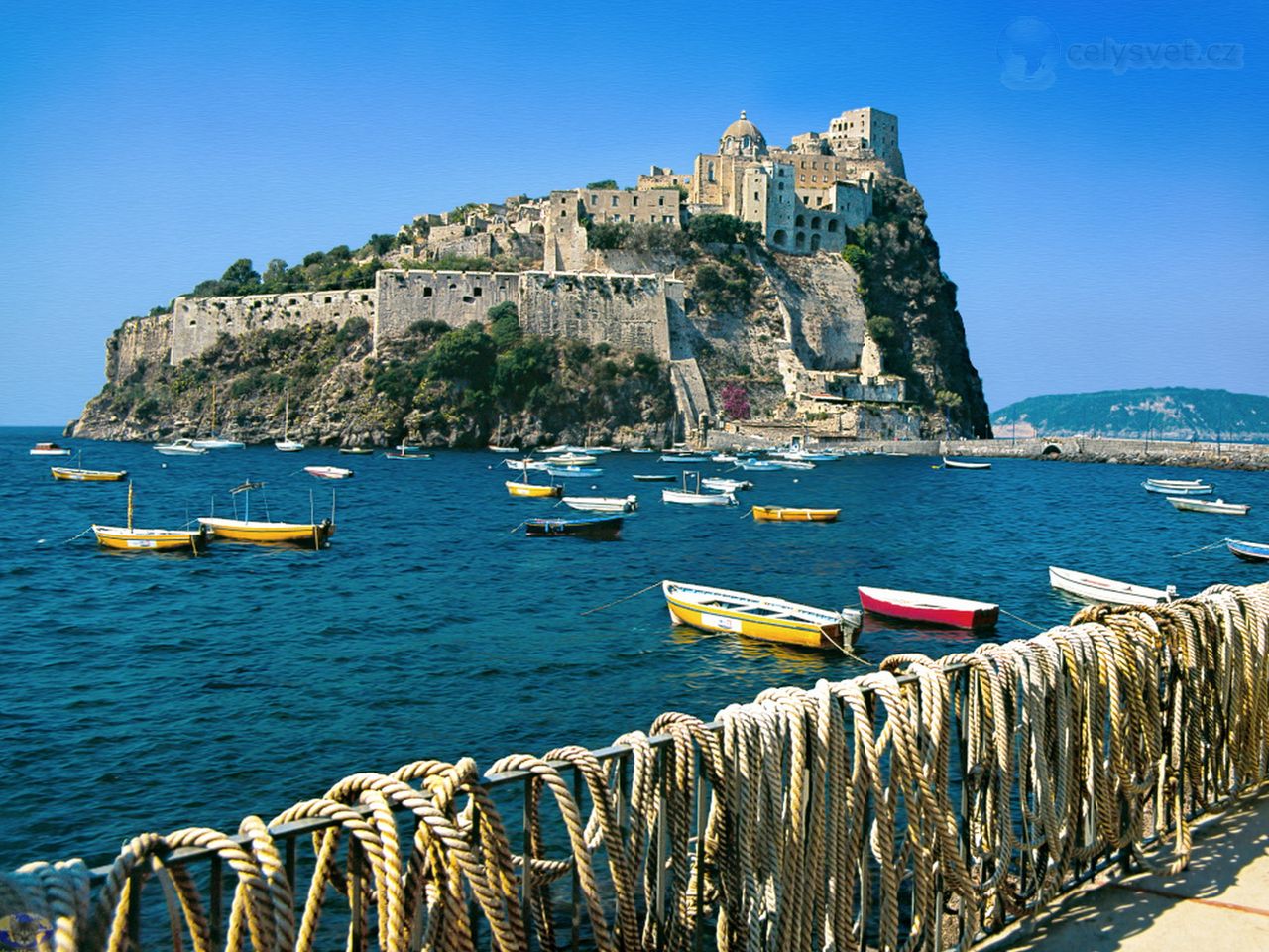 Foto: Aragonese Castle, Isle Of Ischia, Italy